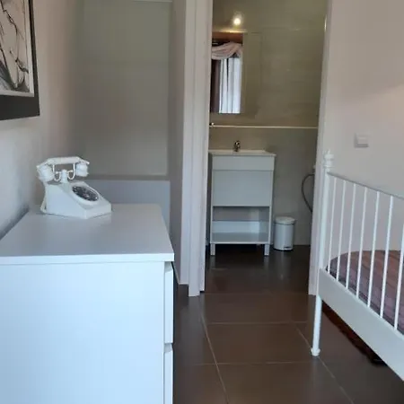 Maison Vingt-cinq Affittacamere Salir de Matos