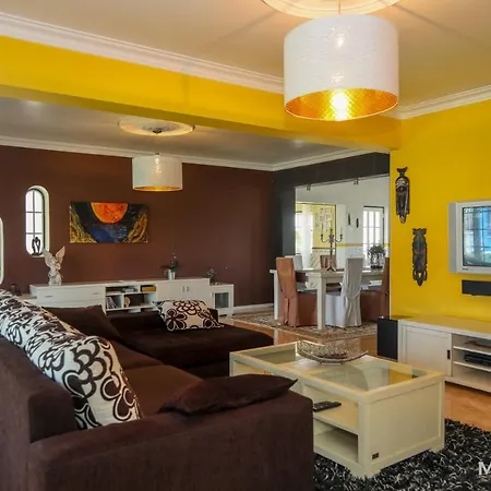 Maison Vingt-cinq Salir de Matos